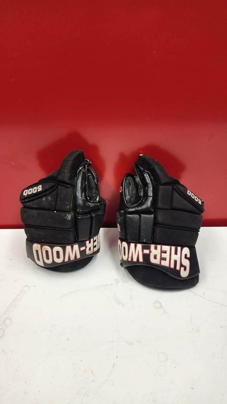 Sher-Wood 5000 Senior Hockey Gloves Black